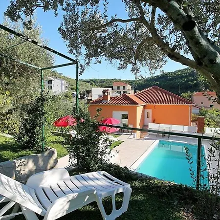 Marietta Equino Villa Sitno Donje